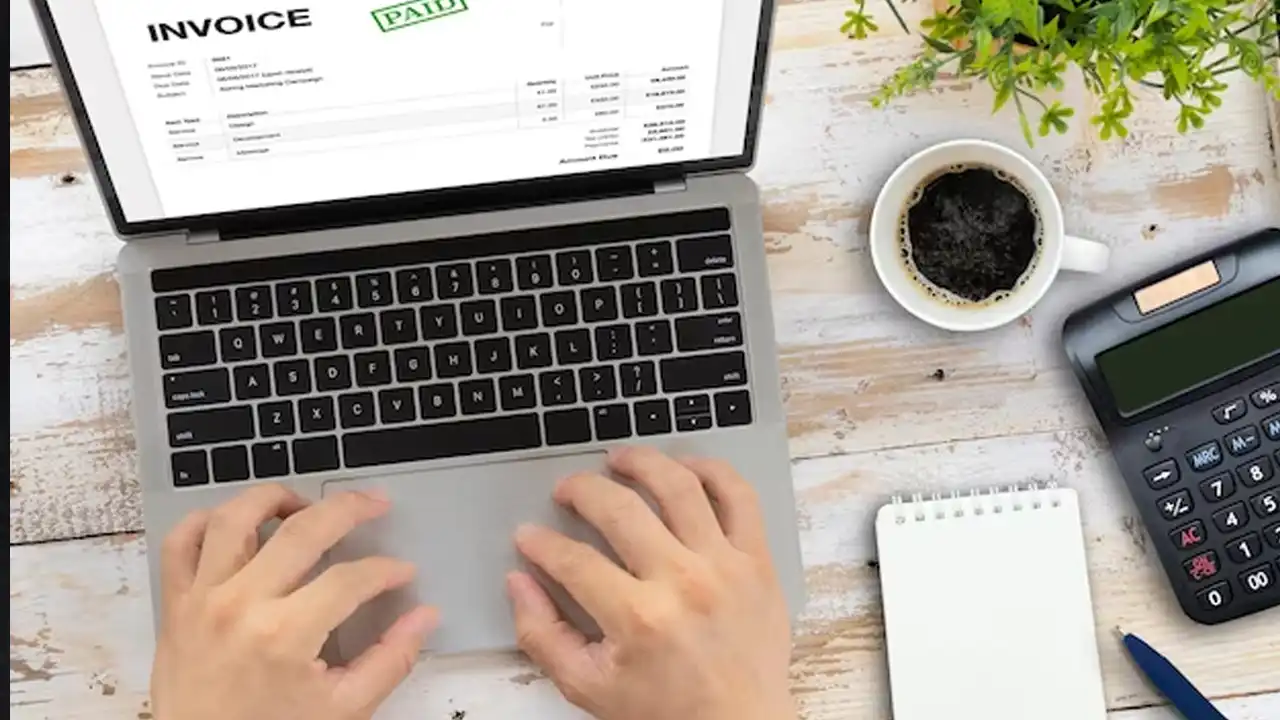Digitalisierung im Versand: Wie Paperless Invoice Software den Prozess optimiert